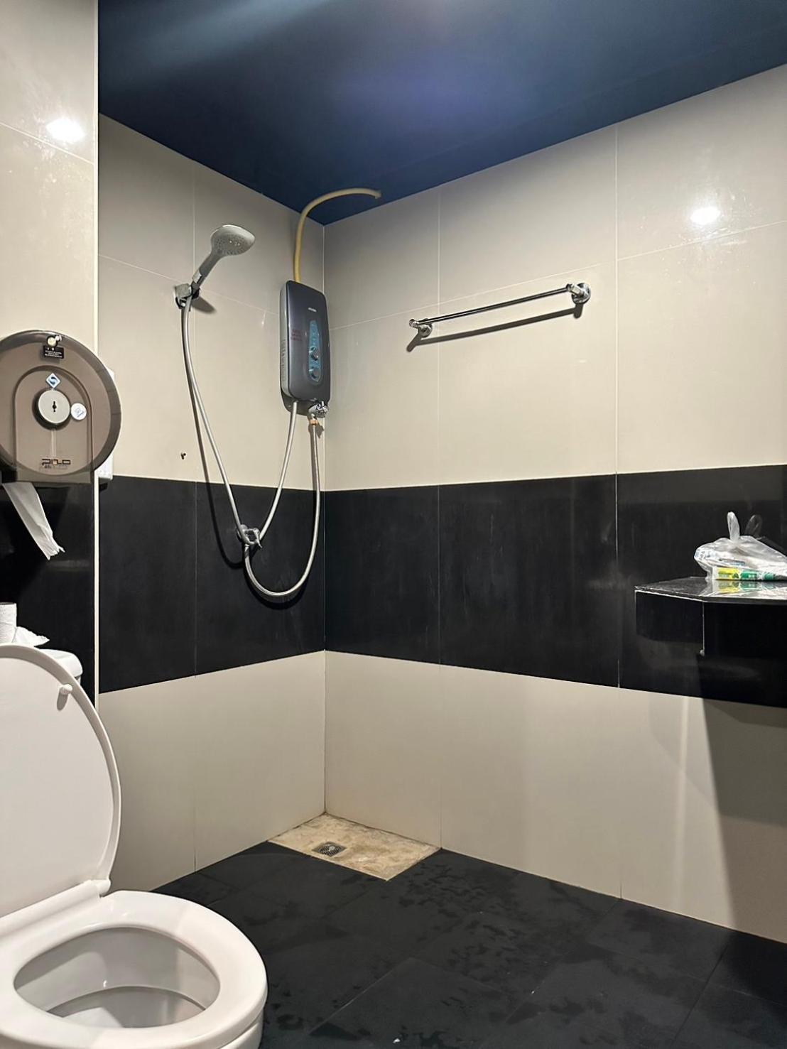 New Warm Light Hostel شيانغ ماي المظهر الخارجي الصورة