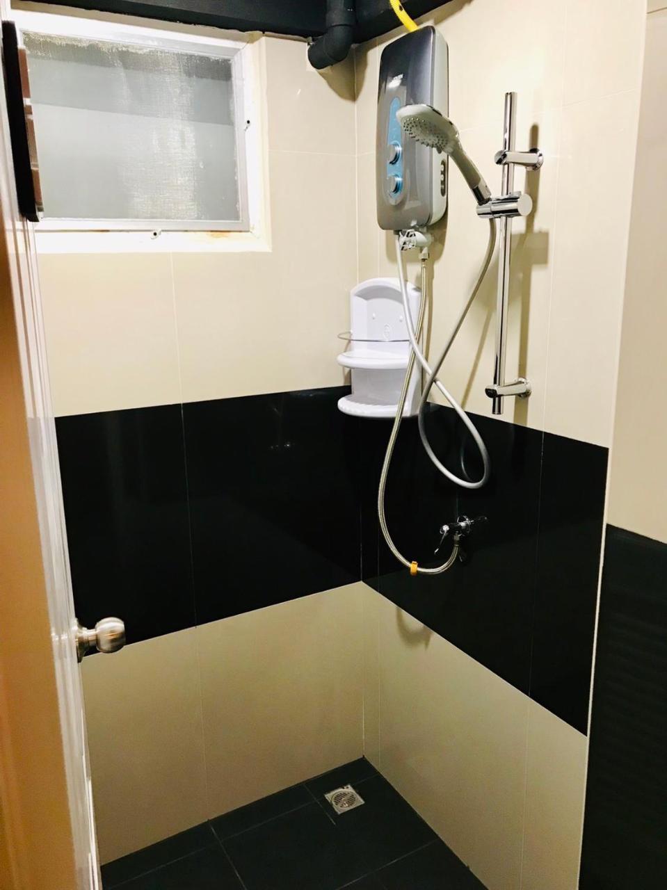 New Warm Light Hostel شيانغ ماي المظهر الخارجي الصورة
