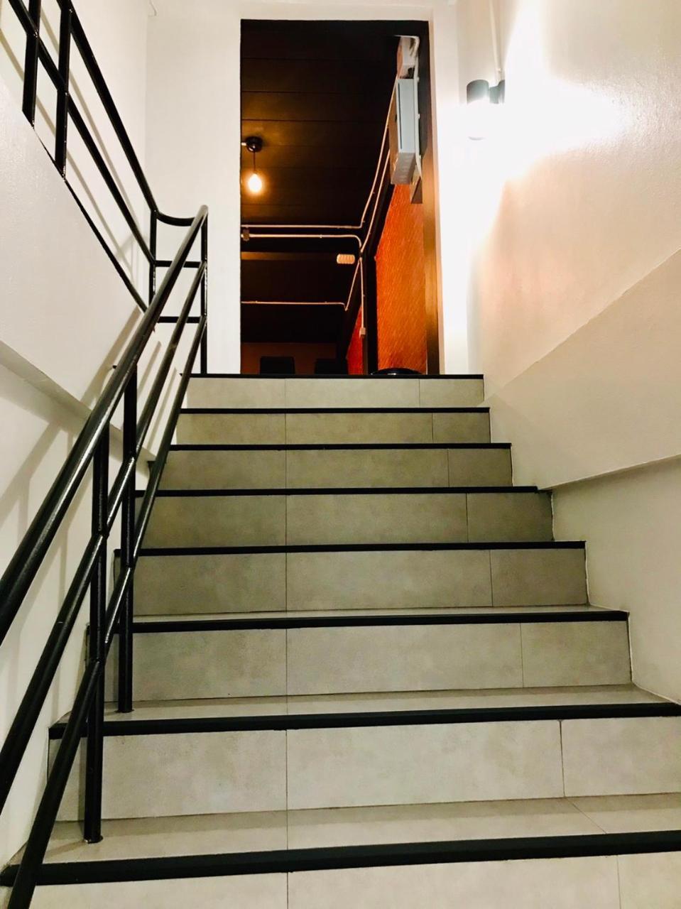 New Warm Light Hostel شيانغ ماي المظهر الخارجي الصورة