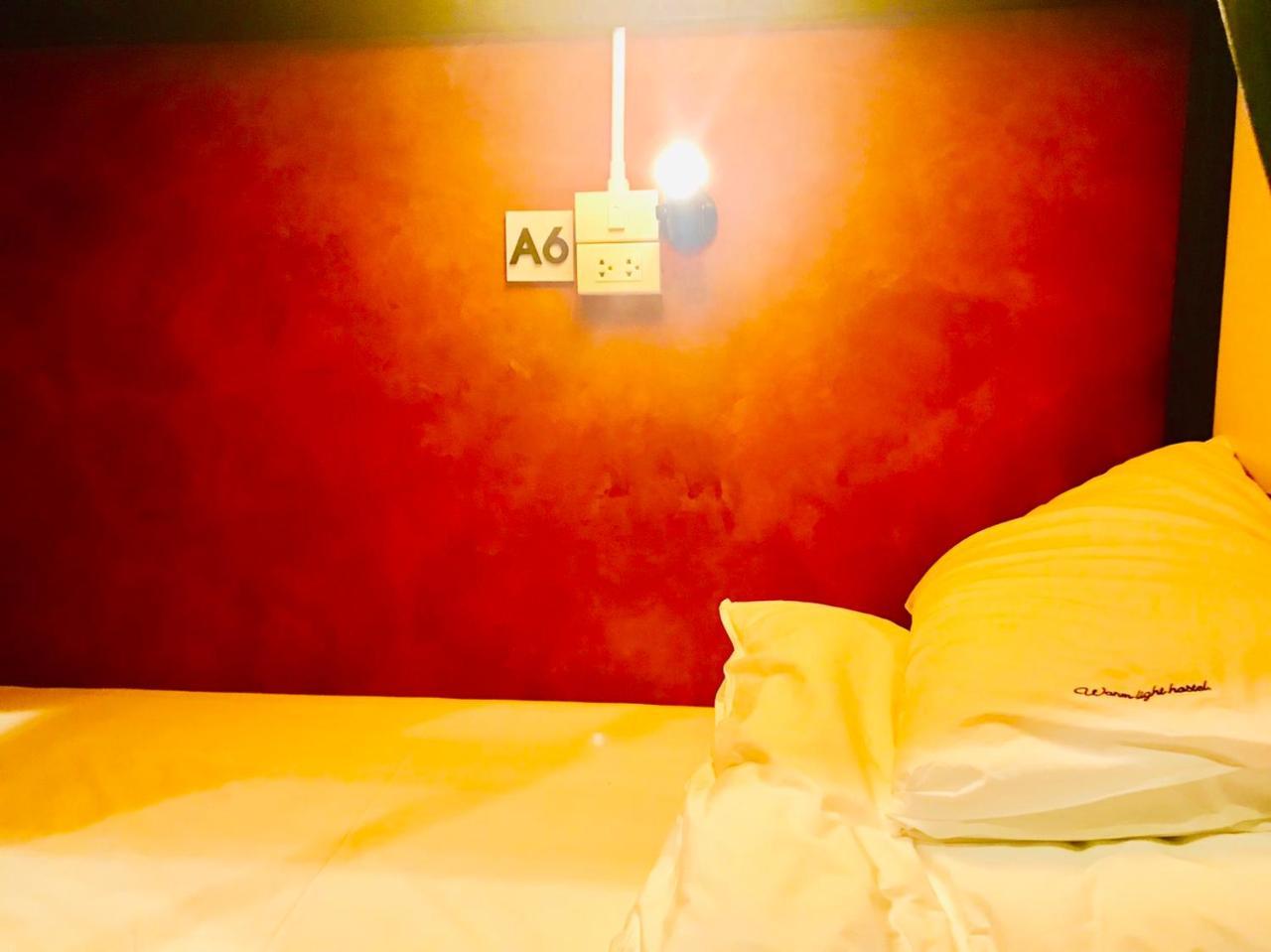 New Warm Light Hostel شيانغ ماي المظهر الخارجي الصورة