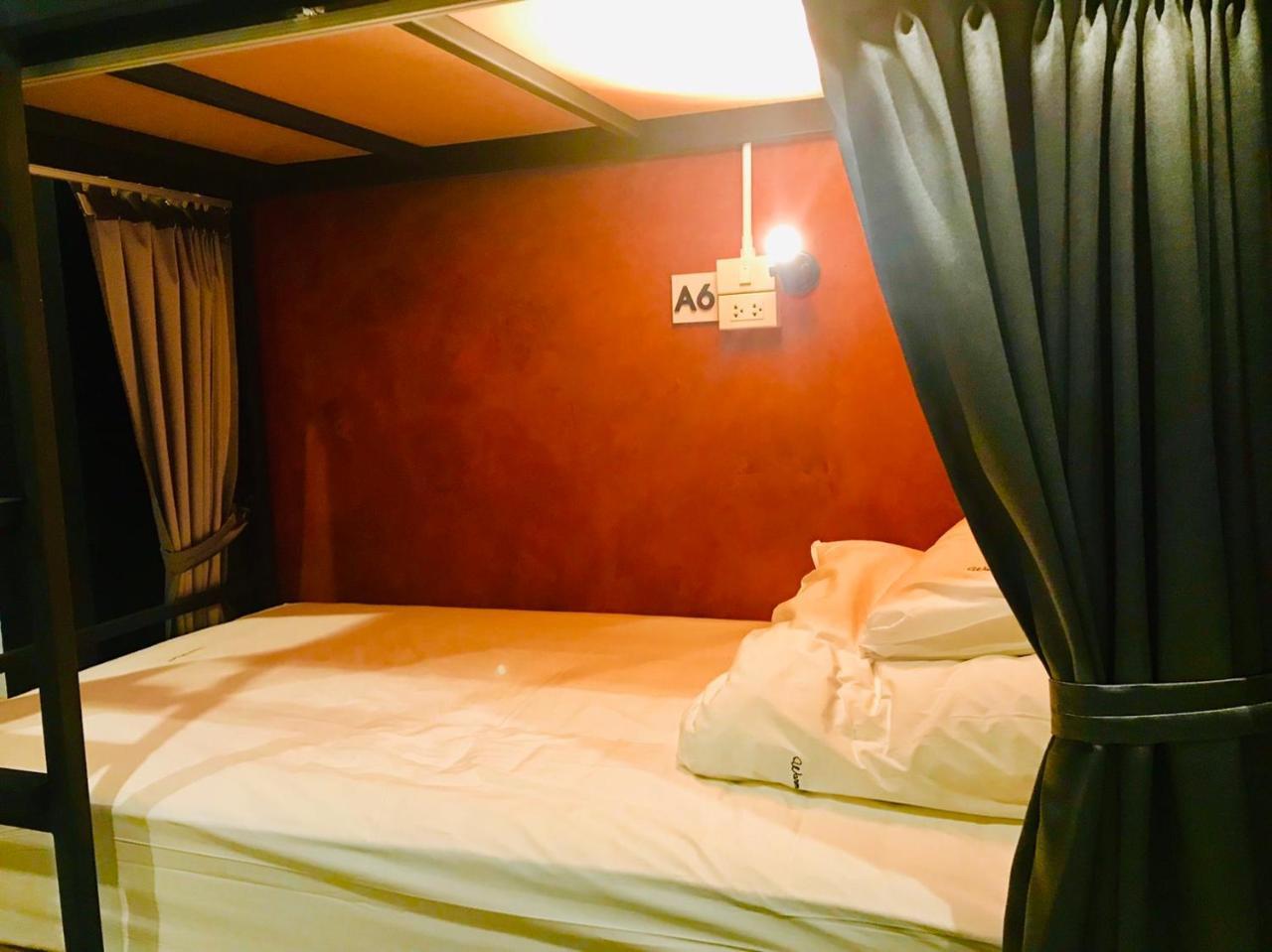 New Warm Light Hostel شيانغ ماي المظهر الخارجي الصورة